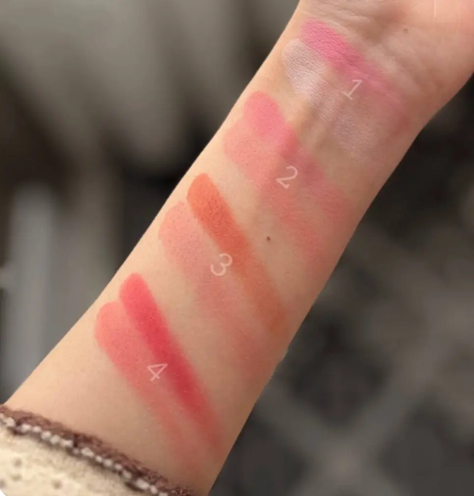 رژ گونه ماه و دریا هدی موجی